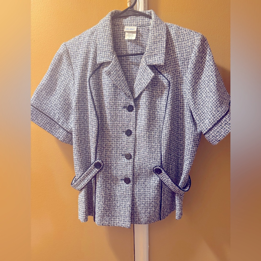 Navy Blue & white short sleeve blazer.